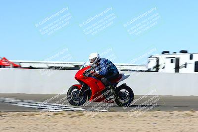 media/Jan-09-2022-SoCal Trackdays (Sun) [[2b1fec8404]]/Front Straight Speed Shots (1pm)/